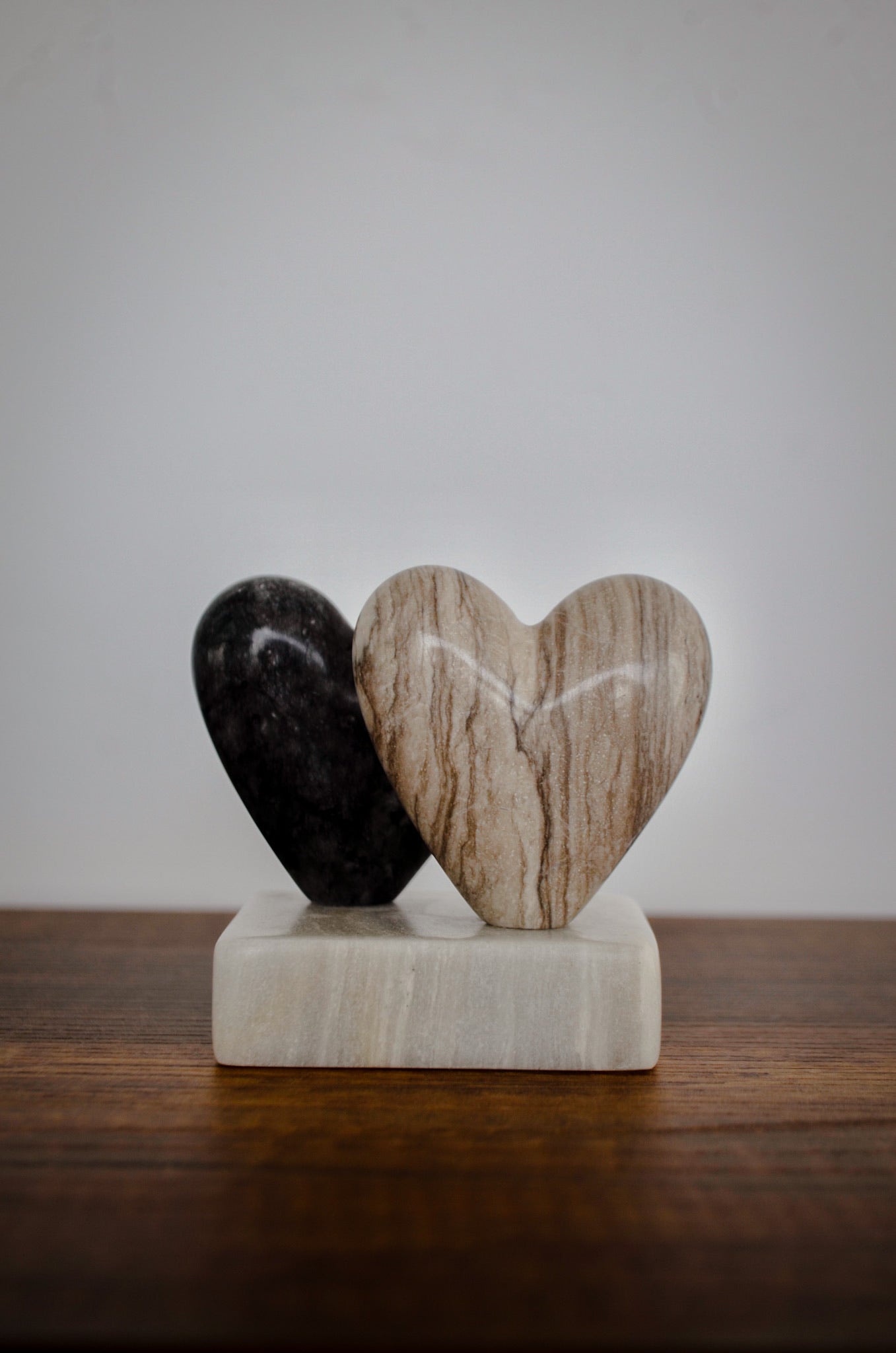 Escultura de doble corazón – Piedra de huamanga